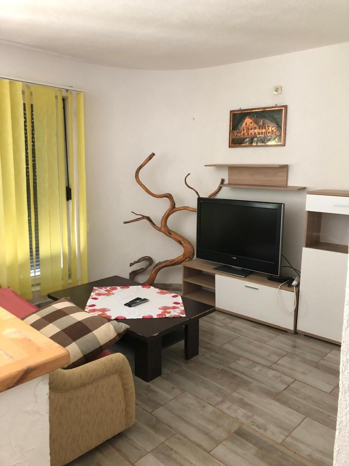 Apartmani Cesarica Karlobag Room photo