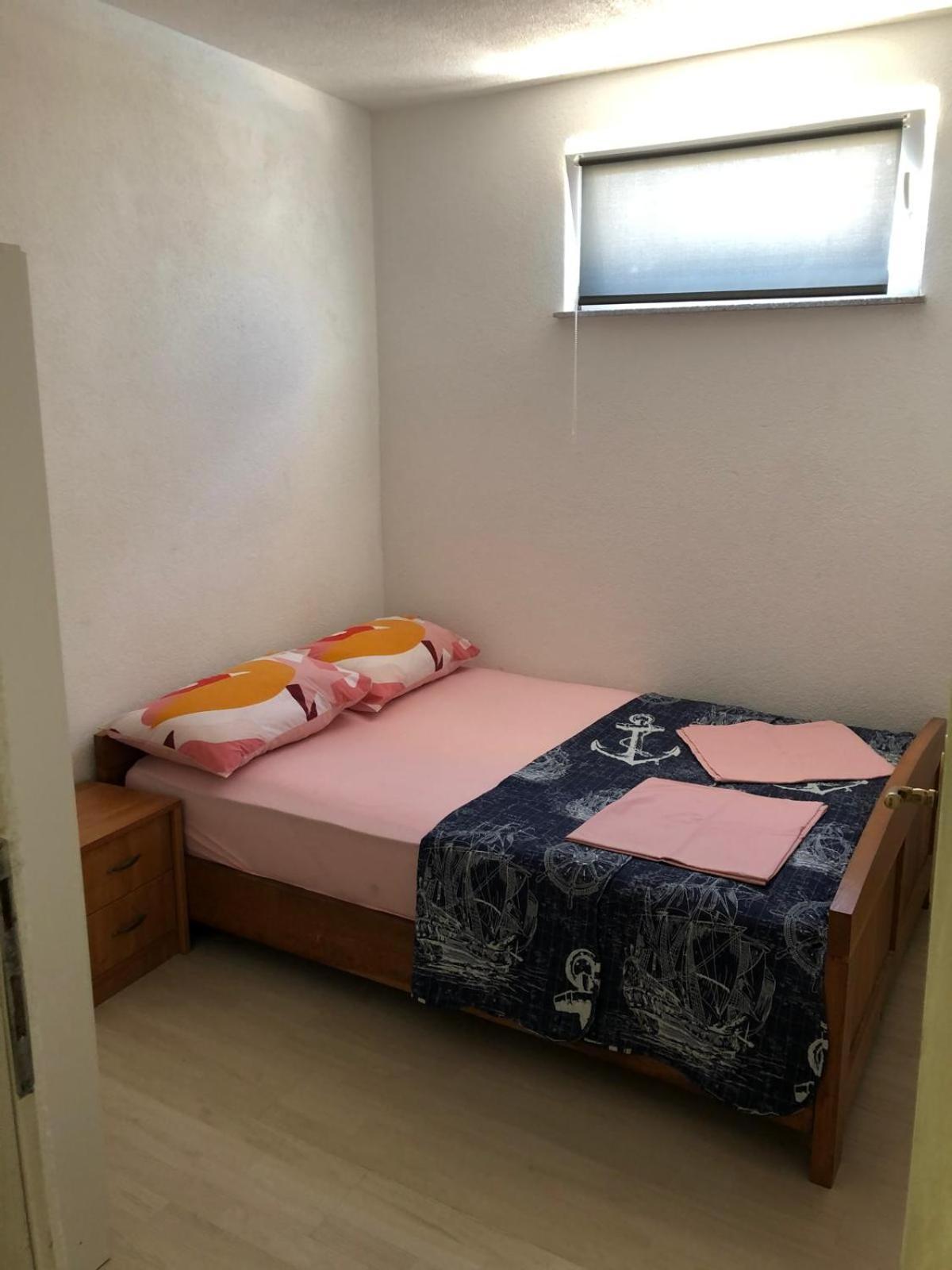 Apartmani Cesarica Karlobag Room photo